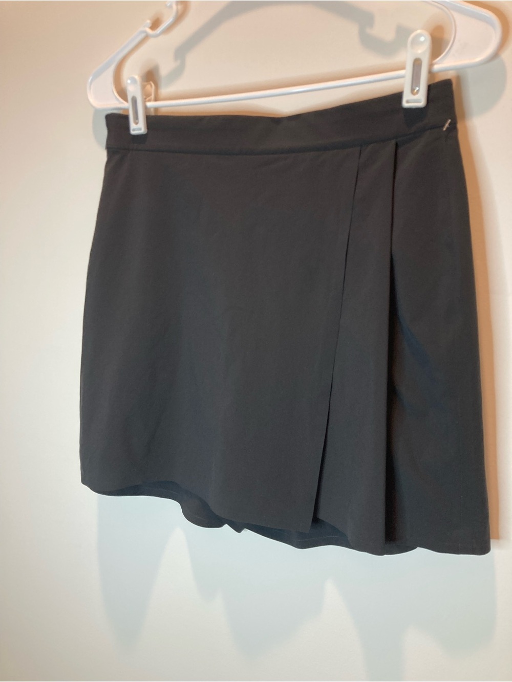 Athleta Black Mini golf or tennis Skort with Front Pleats size 4